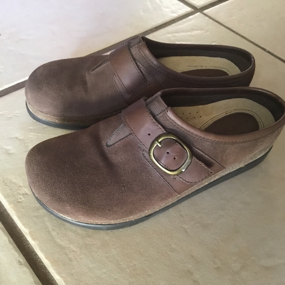 brown clogs (eurostep dolorean)